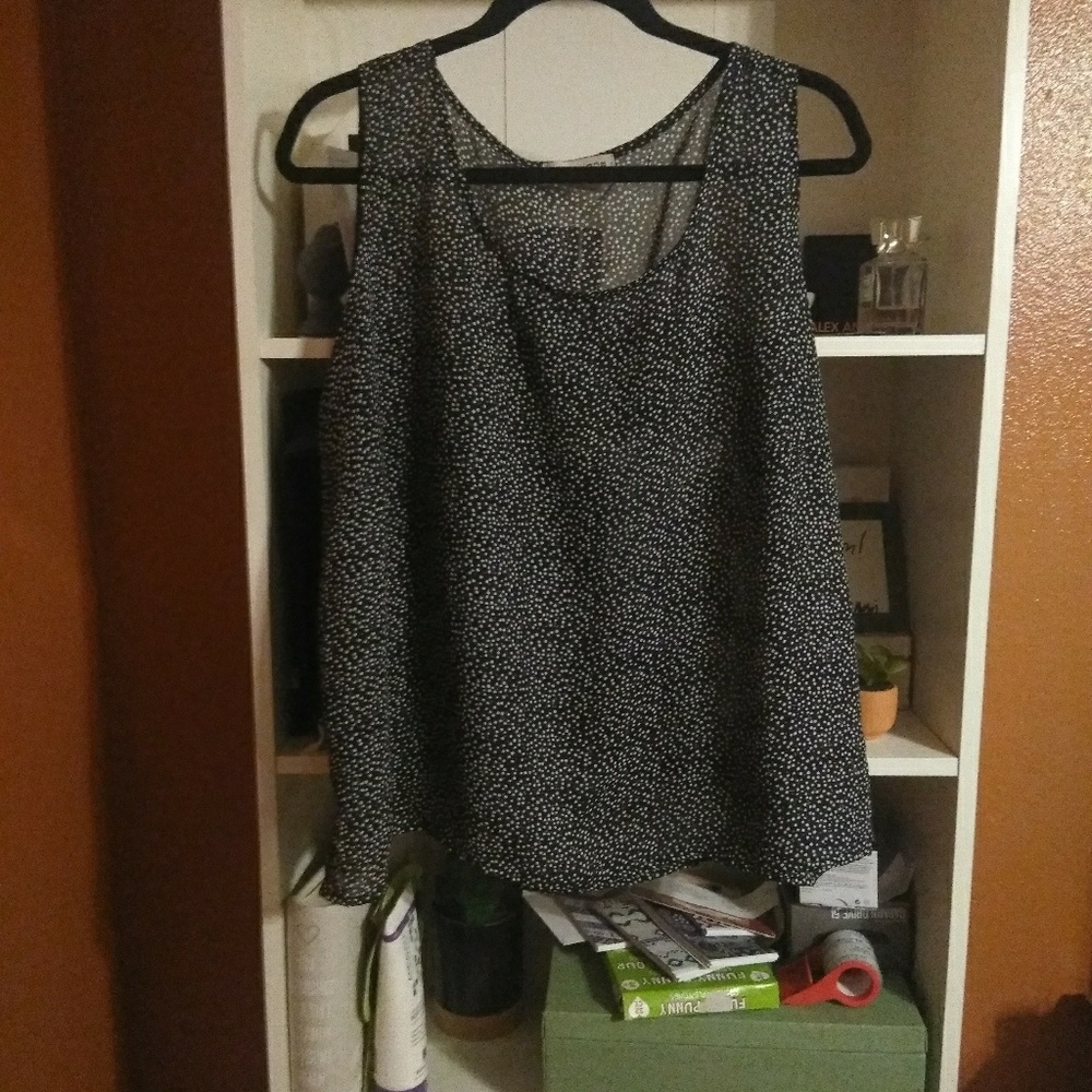 black & white dotted tank top